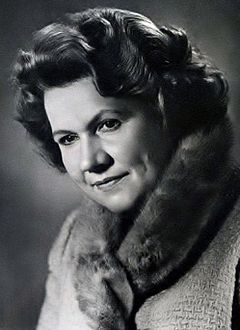 Нина Сазонова